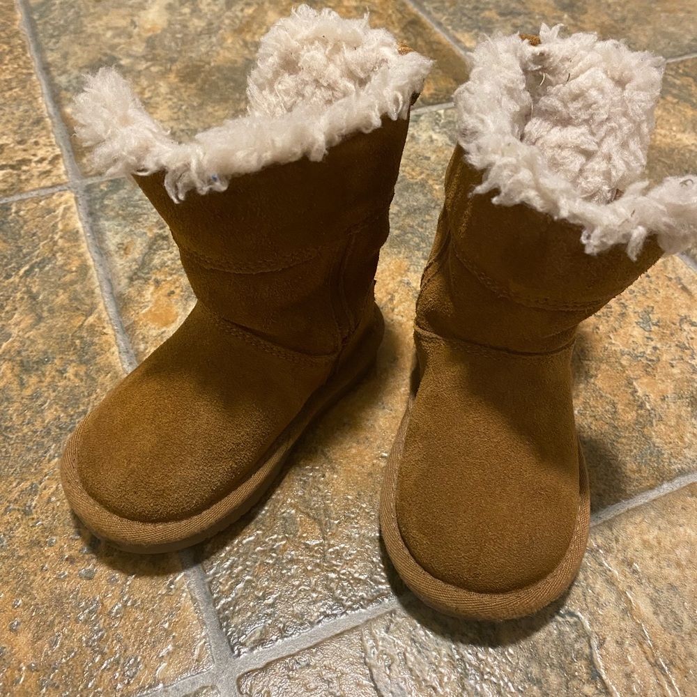 Toddler UGG boots ✨